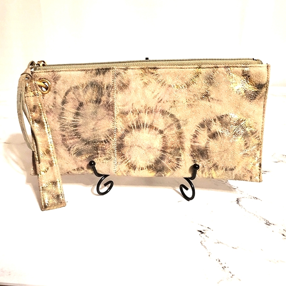 HOBO The Original Metallic 'Vida' Wristlet